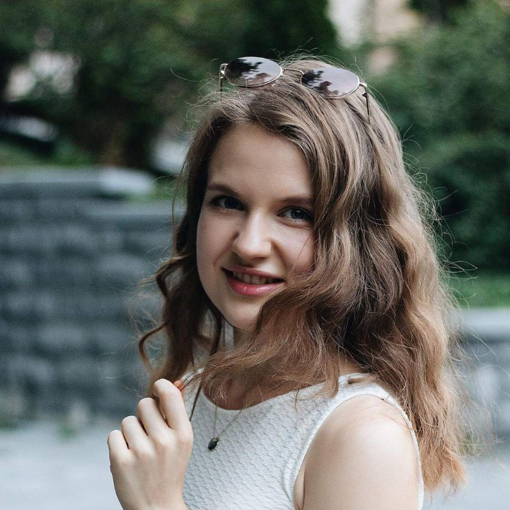 Влада Антонова