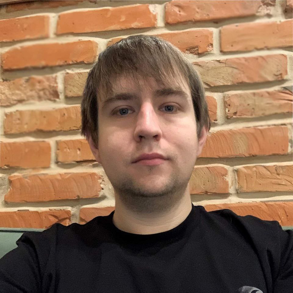 Антон Долгов 